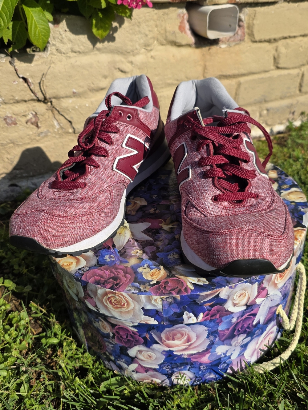 New Balance 574, Men's, Size 9 Burgundy and White Athletic Sneakers